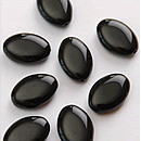 Korálek mačkaný 16x11mm černá