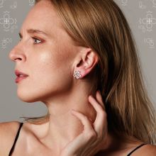 Earrings stud small flower chanel white Earrings stud small flower chanel white