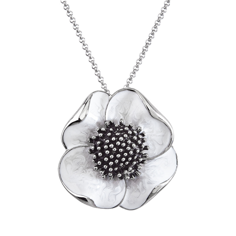 Necklace white poppy