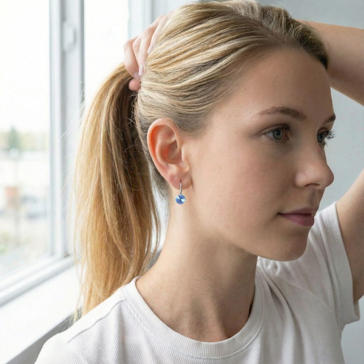 Argent boucles d'oreilles dormeuse rond rivoli 6mm light sapphire ag925